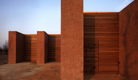 The four one meter thick walls and wood panels (Photo by Pietro Savorelli)