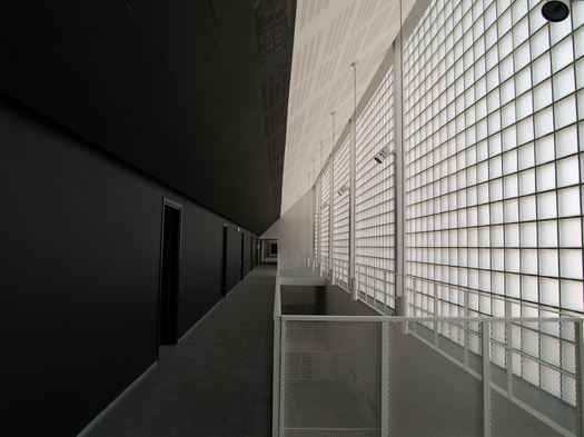 The double-high space of the study-rooms (Photo by Marco Zanta)